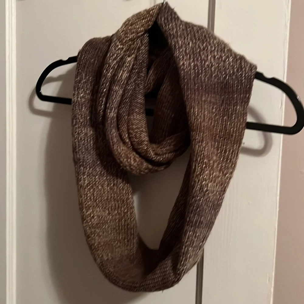 Mossimo Women’s Y2K Brown Tones Cowl Infinity Scarf Autumn Millennial Fashion